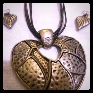 Nickel metal leather necklace with earrings